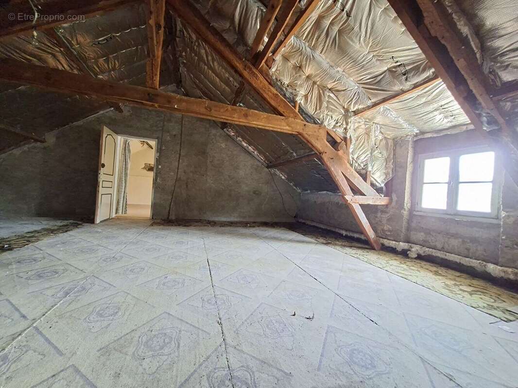 Maison en pierre + grange -Terrain env. 1 390m² -Beau potentiel - Saint-André-des-Eaux - photo 9