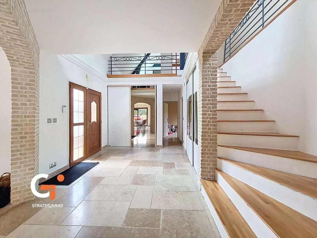 Maison à SAINT-OUEN-DE-THOUBERVILLE