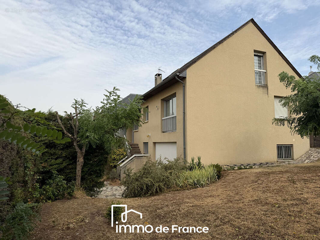 Sainte Radegonde, Grande Maison familiale - Parcelle de 931 m² - photo 9