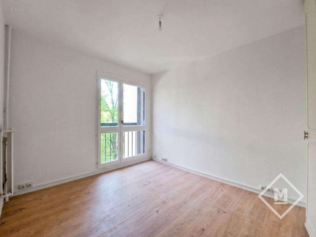 Appartement T4 de 91m² au 3ème étage à Marseille Saint Loup - Calme et Lumineux - photo 4