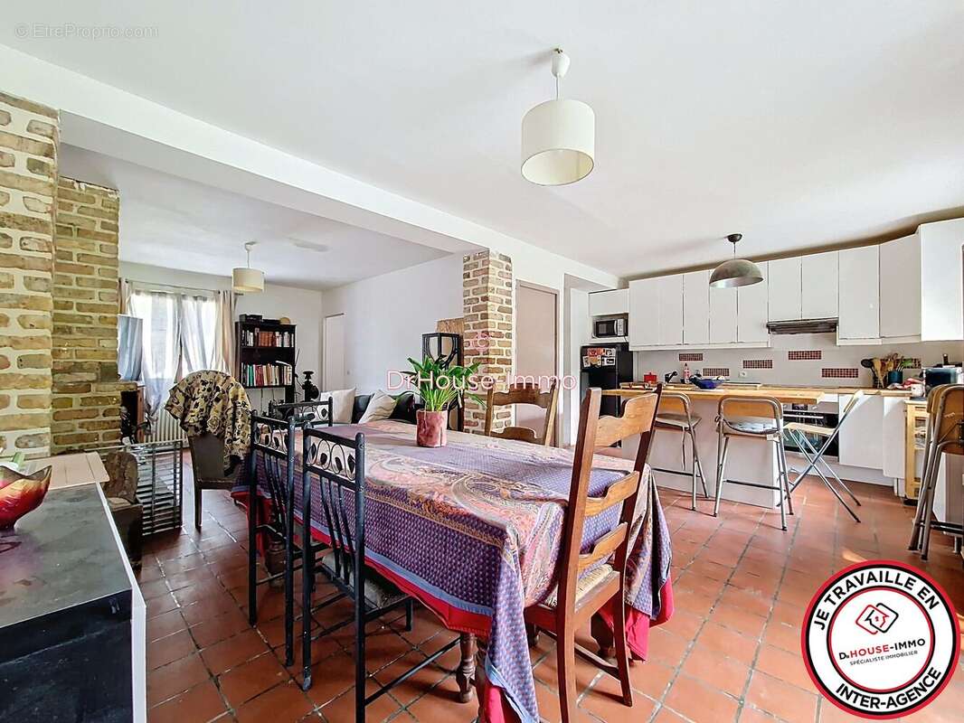 Maison à JOUY-LE-MOUTIER