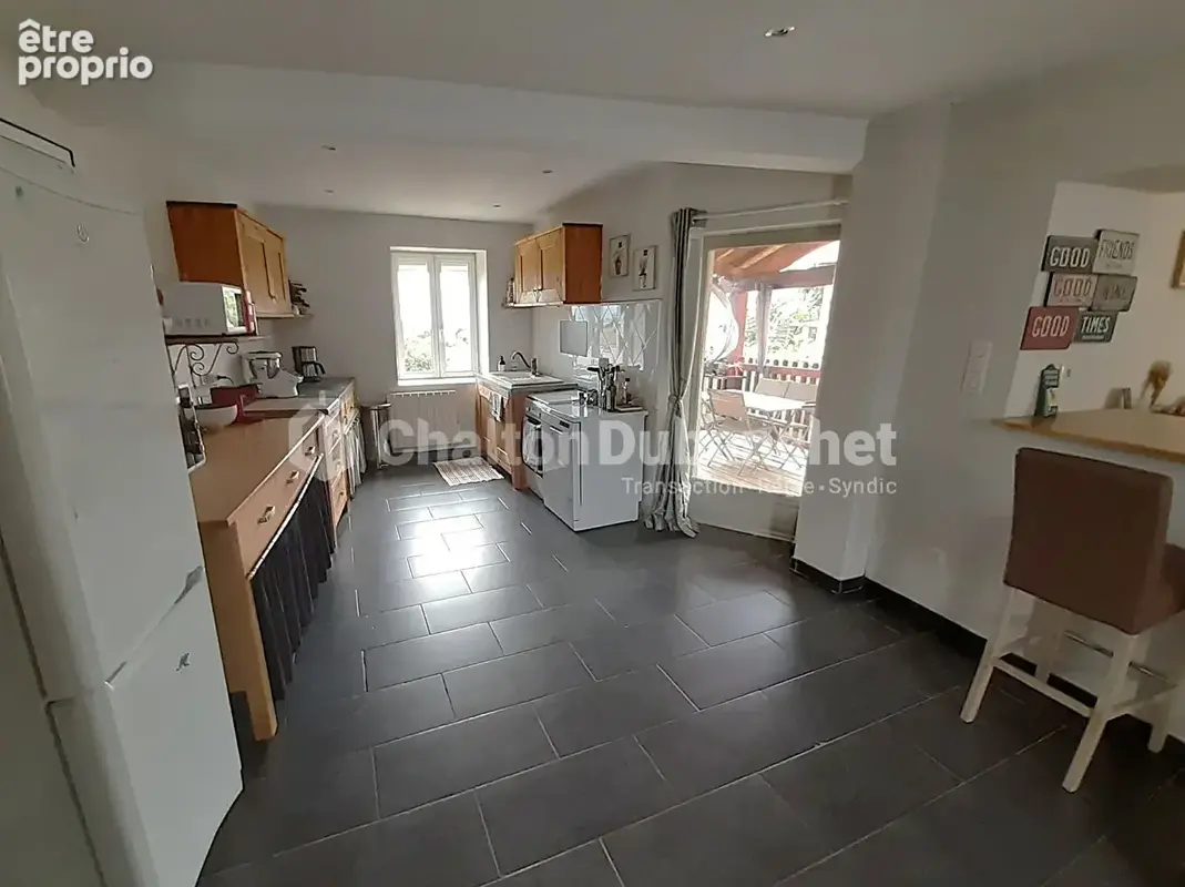 Maison 4 pièces 117 m² à vendre à Panissieres (42360) - photo 2