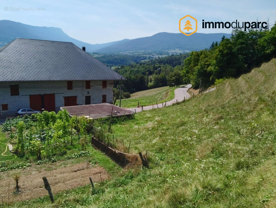 Terrain à BELLECOMBE-EN-BAUGES