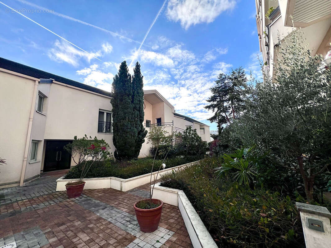 Appartement à SURESNES