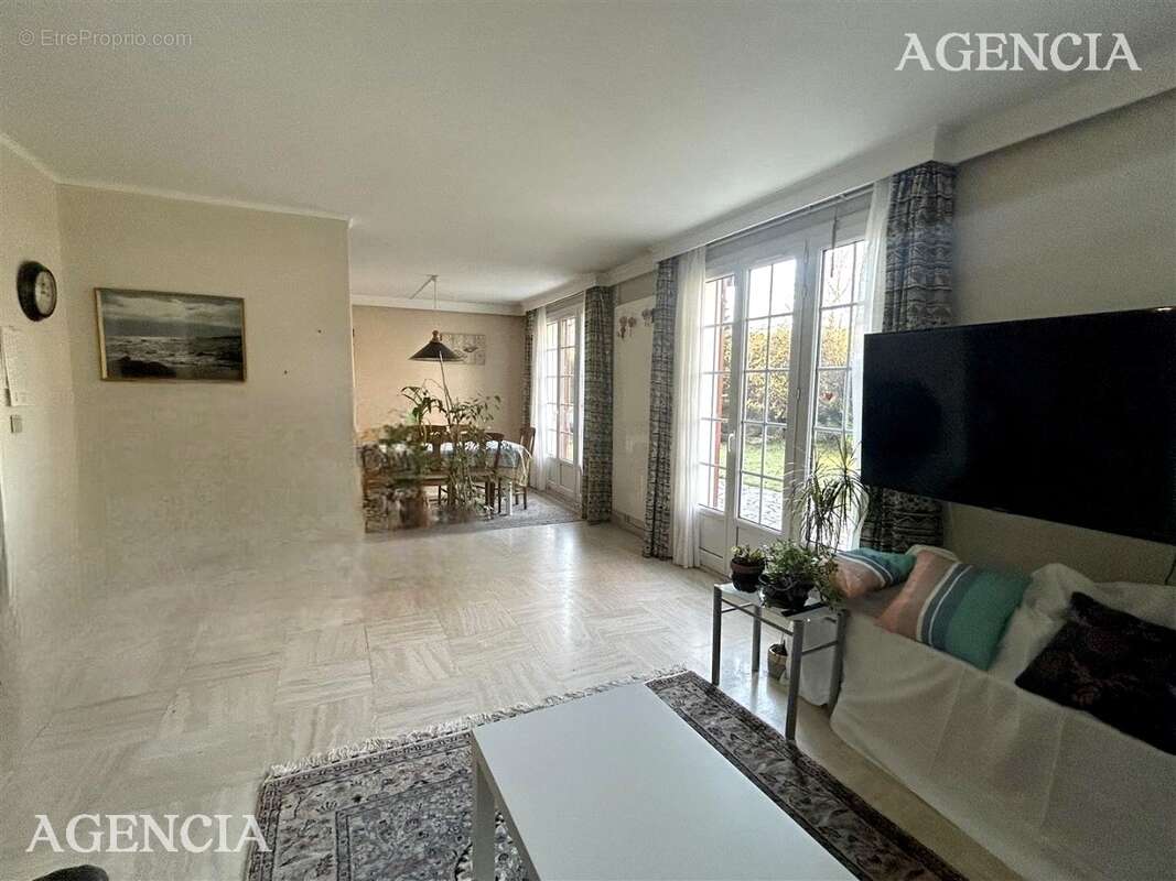 Maison à PONTAULT-COMBAULT