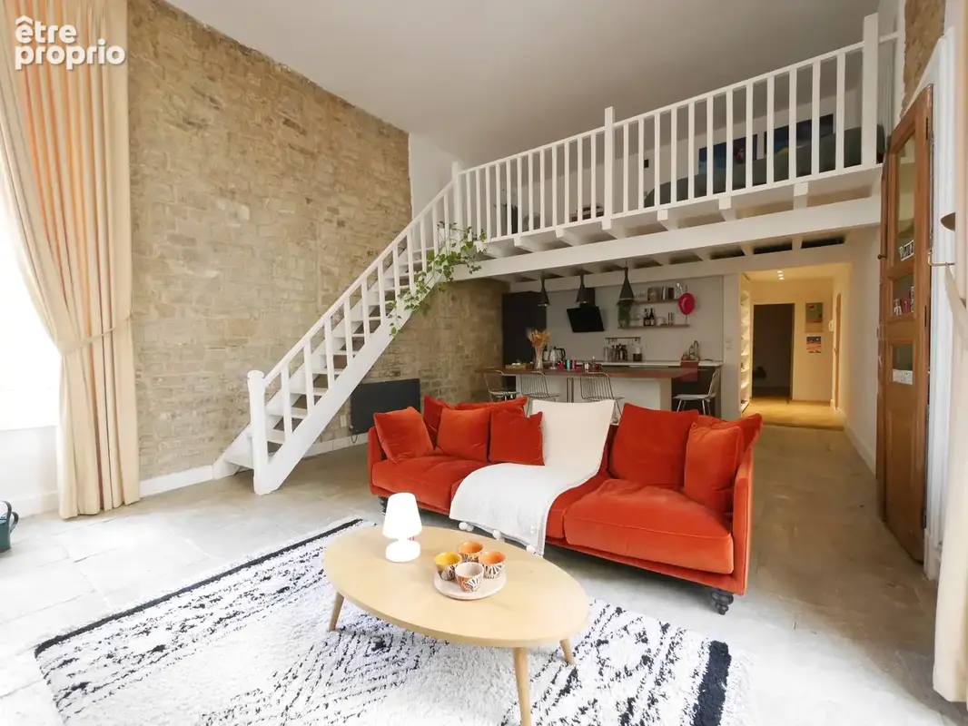 Séjour avec mezzanine
