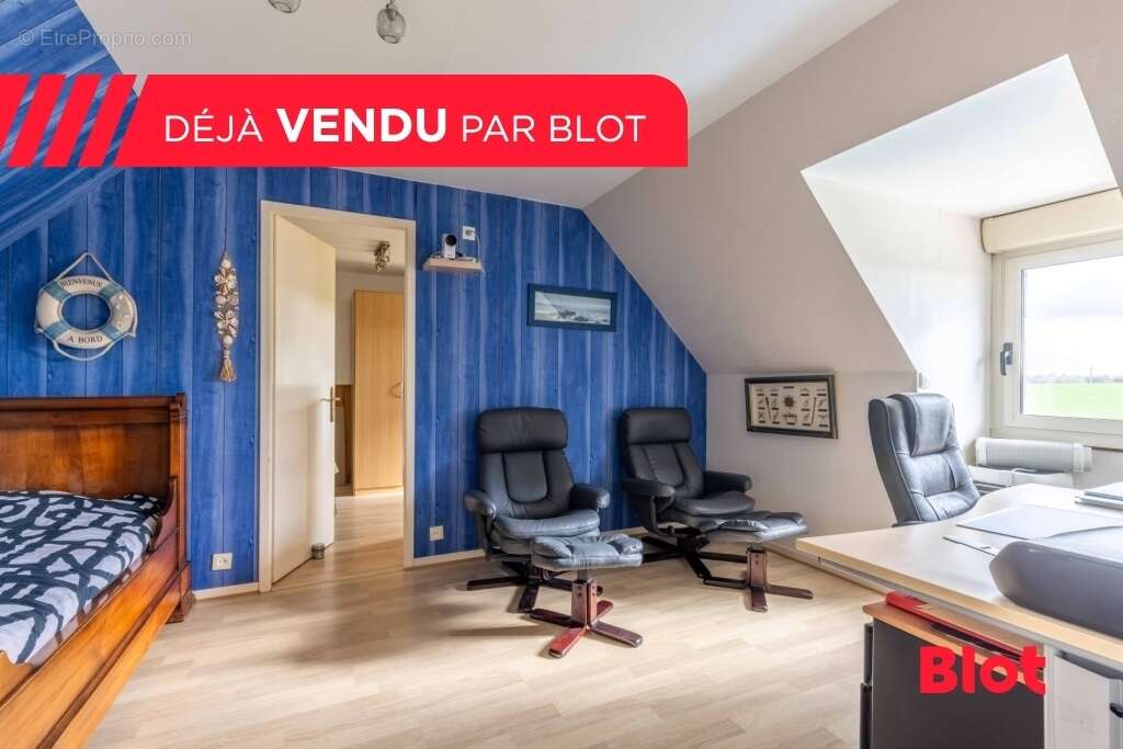 Maison à MONTREUIL-LE-GAST