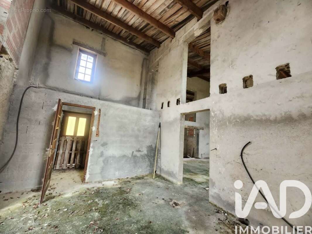 Maison 200 m² à Cherval  - photo 9