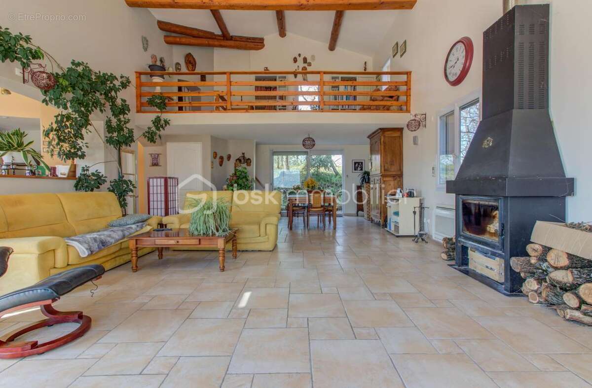 Maison à MONTELIMAR