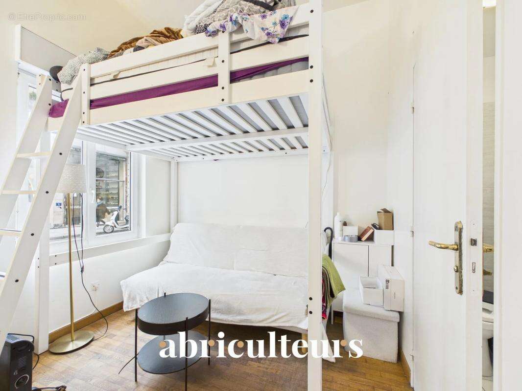 Appartement à PARIS-3E