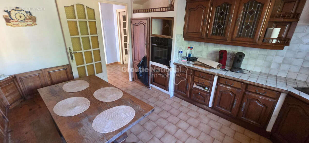 LES PENNES MIRABEAU, secteur calme et recherché, Villa de 100 m²  à rénover avec travaux de type 4 sur parcelle  de terrain de 4 - photo 7