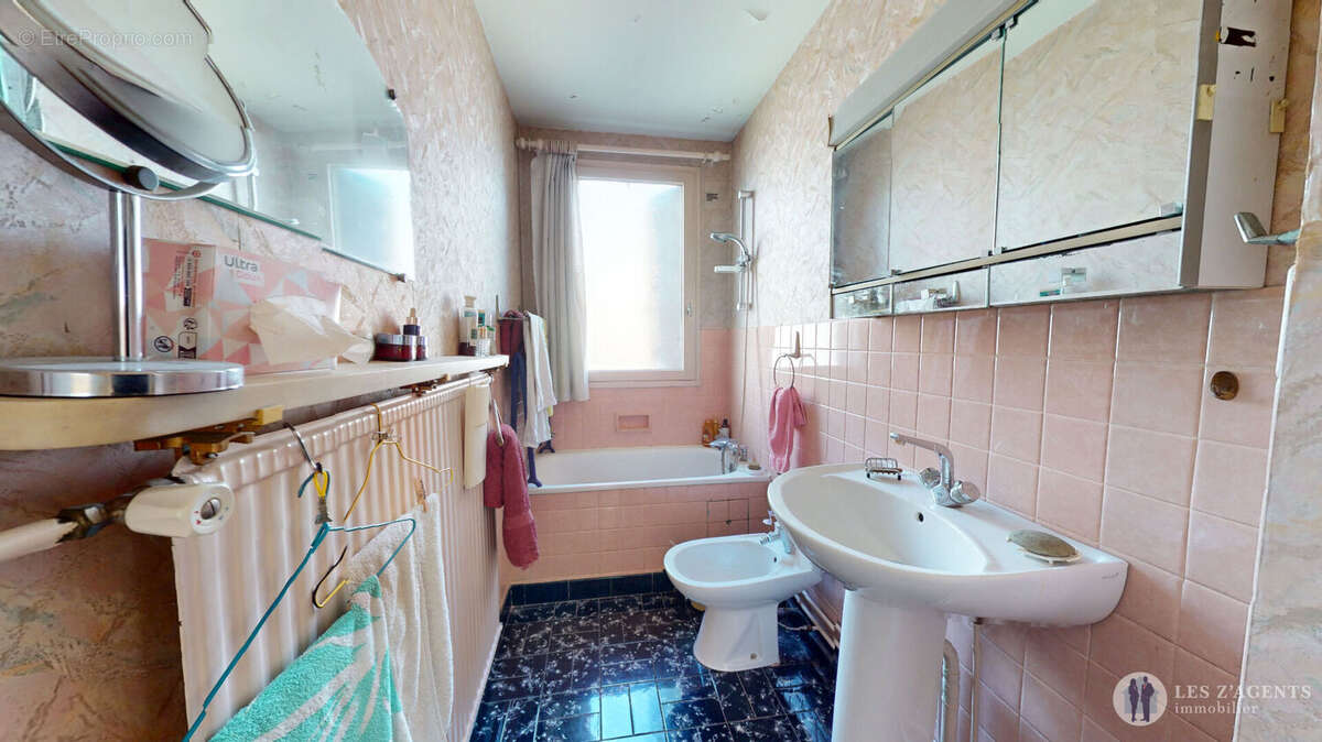 Appartement à SAINT-MARTIN-D'HERES