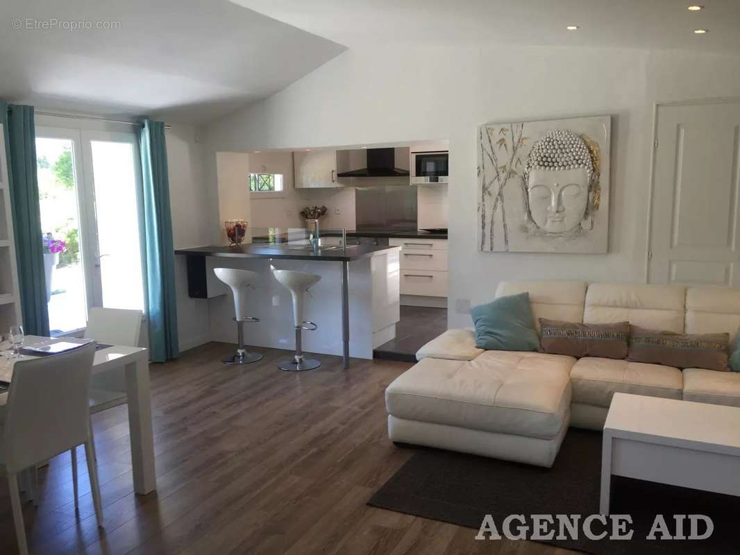 Maison à CUGES-LES-PINS