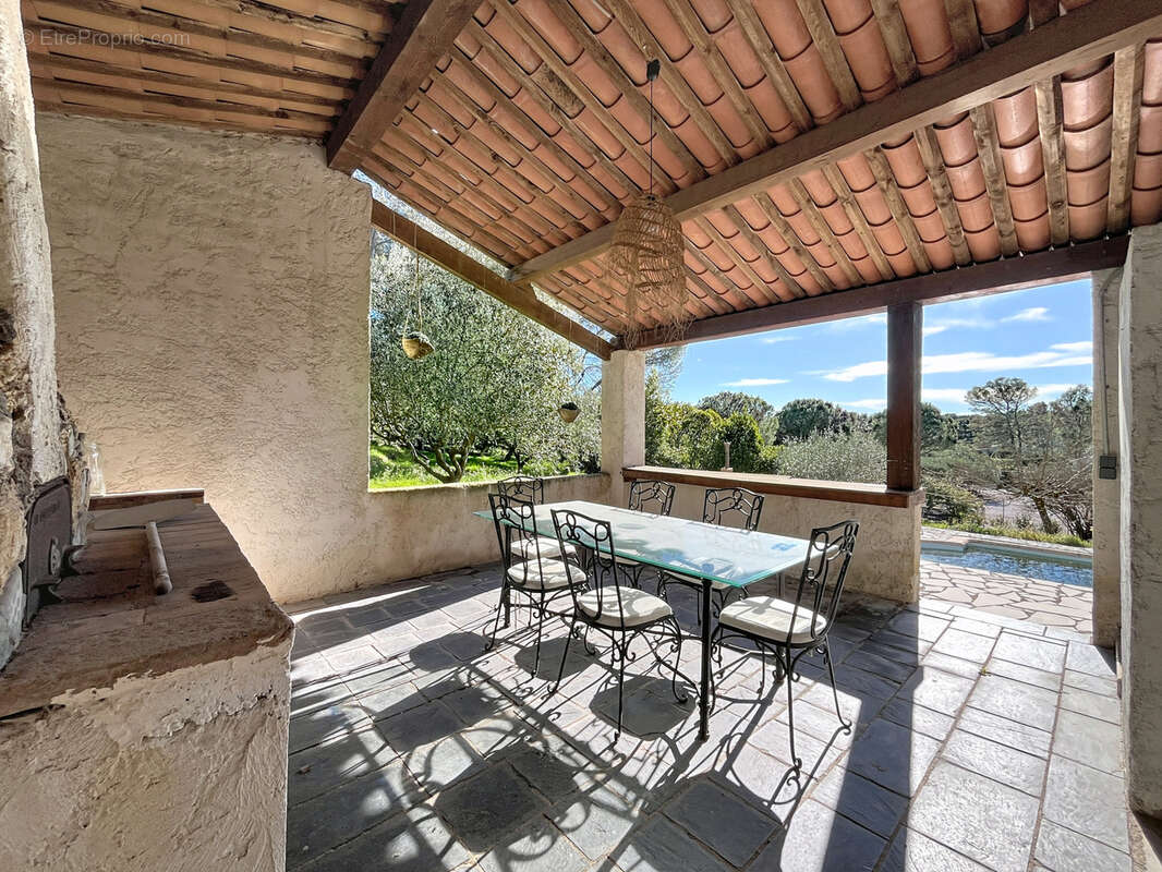 Maison à PUGET-SUR-ARGENS