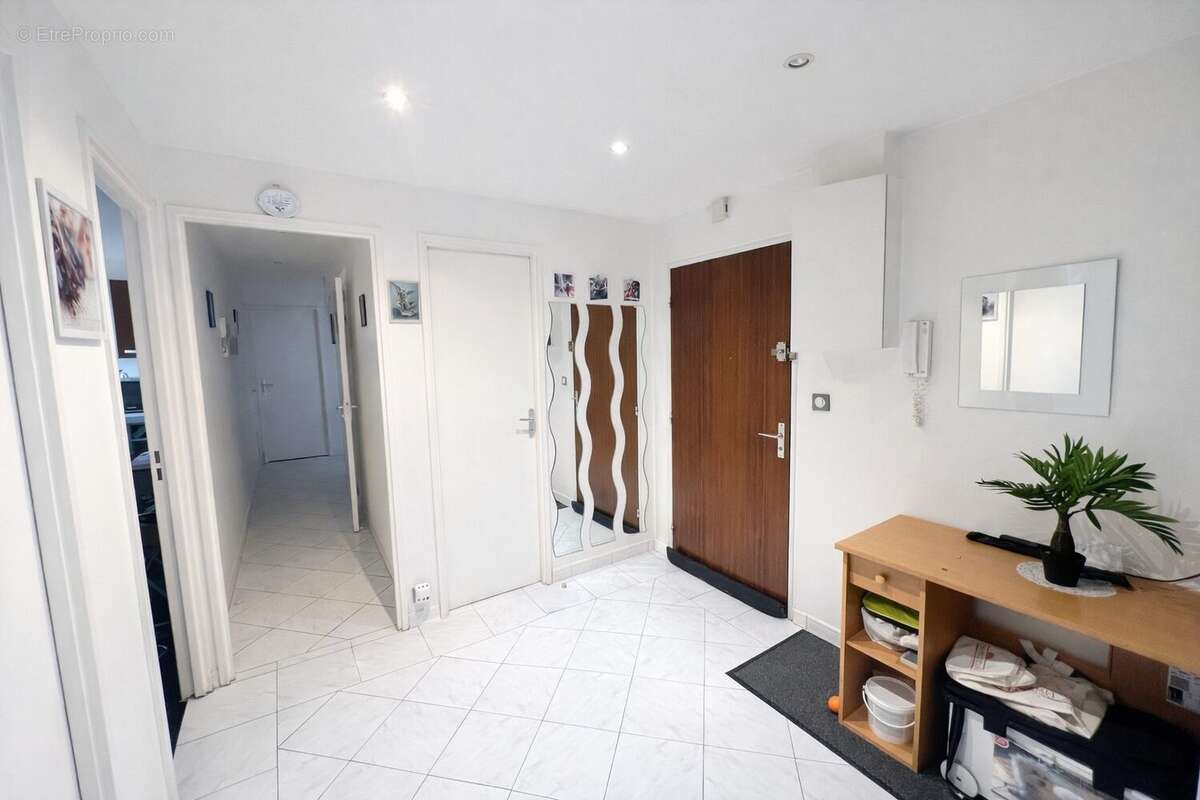 Appartement à COURBEVOIE