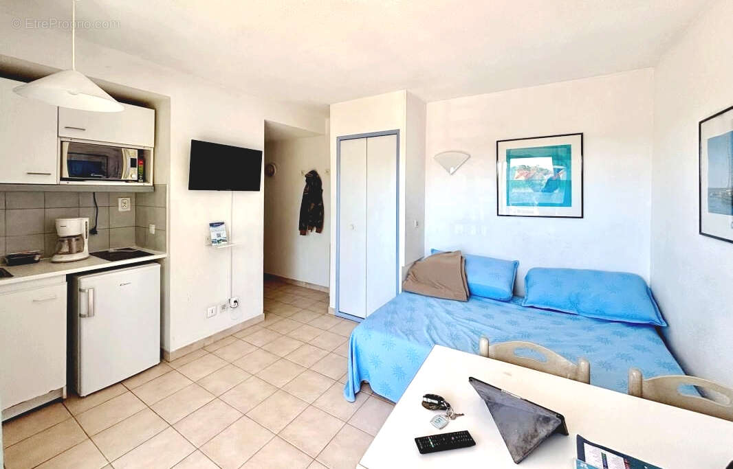 Appartement meublé avec balcon LIBRE dans une résidence avec piscine et parking - photo 2