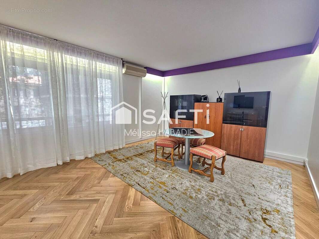 Photo 2 - Commerce à TOULON