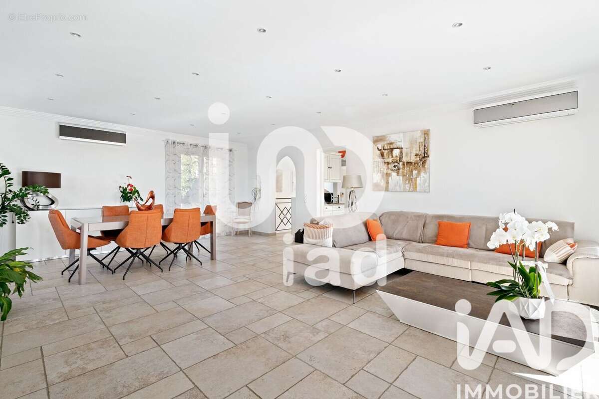 Photo 3 - Maison à SAINT-LAURENT-DU-VAR