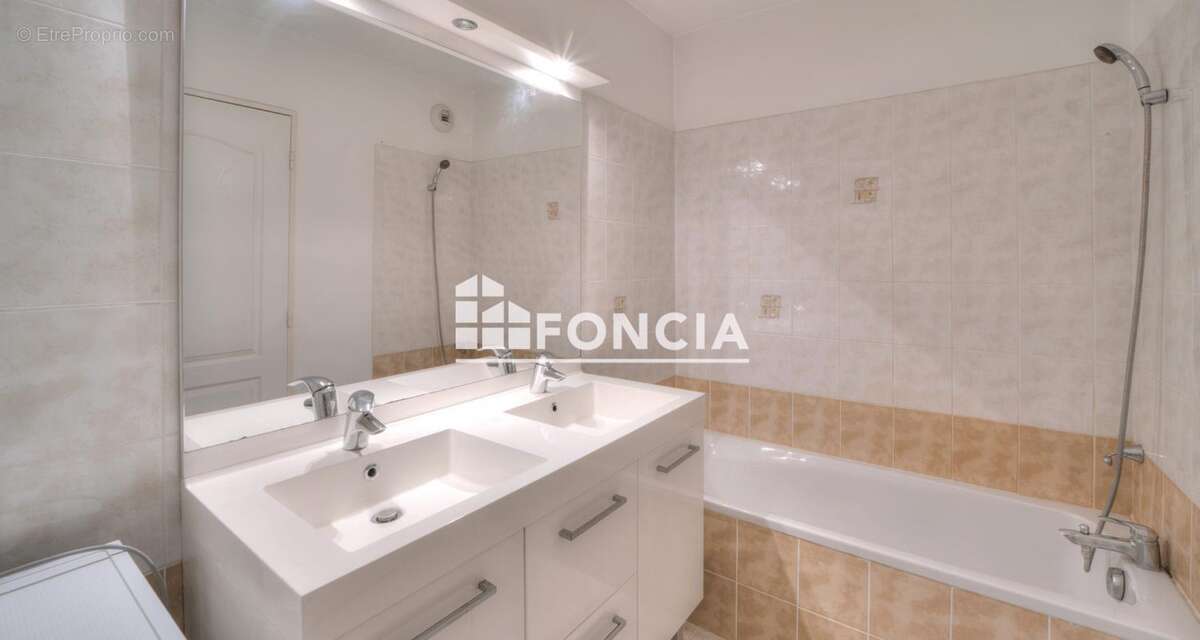 Appartement à PREVESSIN-MOENS