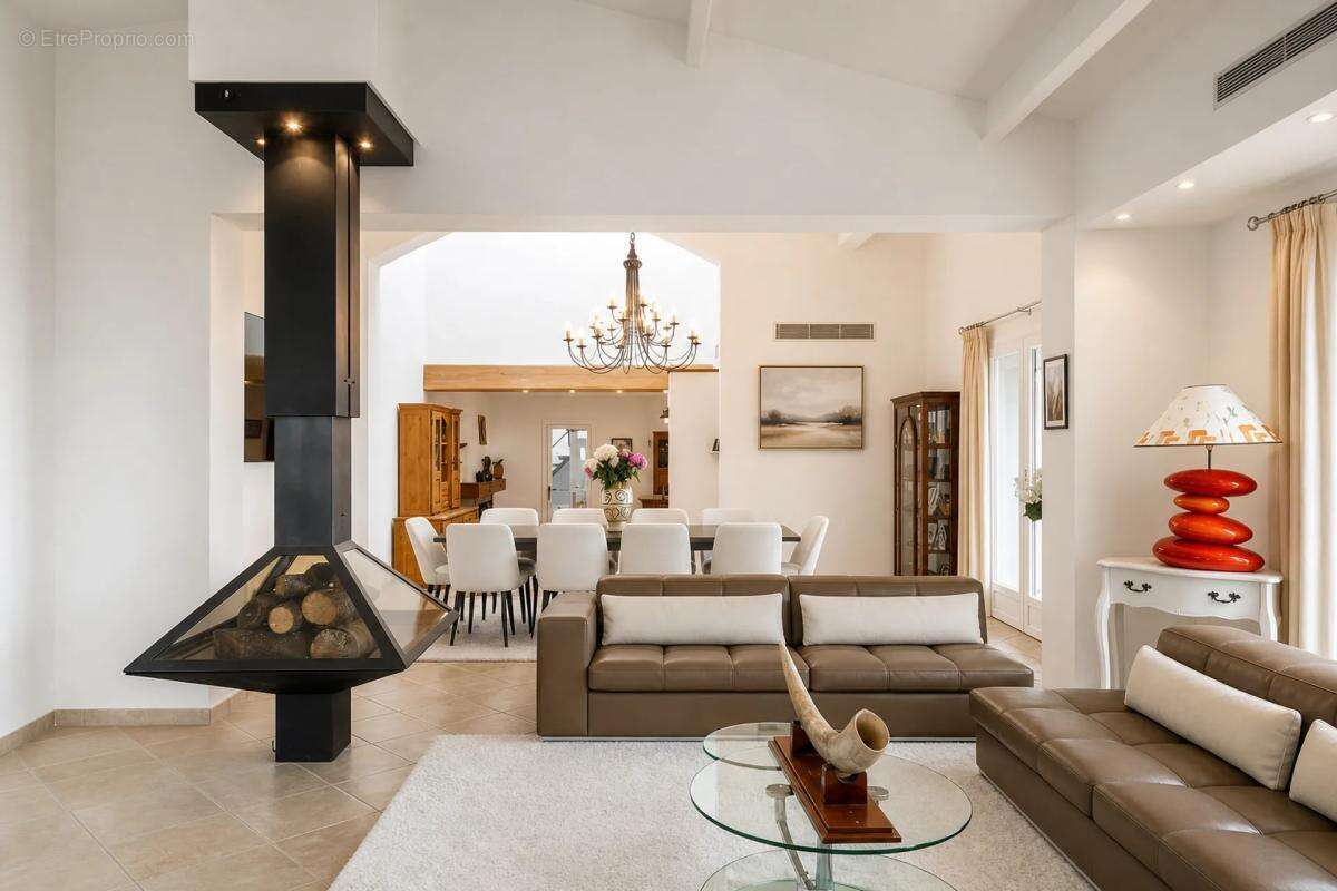 Maison de 6 pièces de 256 m² à Le Bar-sur-Loup - photo 21