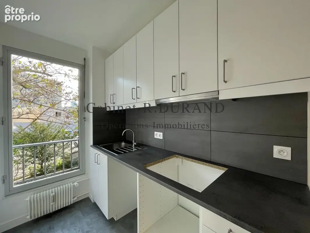Appartement 45 m² à La Garenne-Colombes  - photo 2
