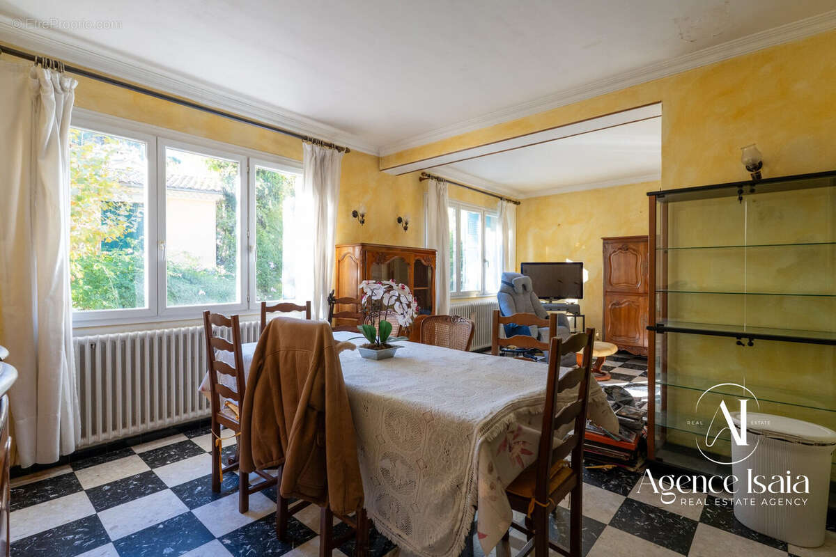 Maison à BORMES-LES-MIMOSAS