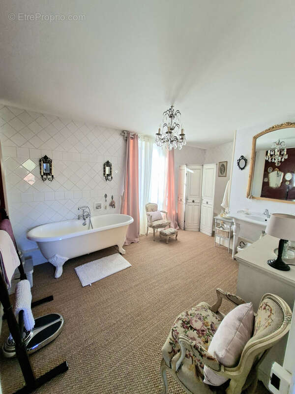 Maison de charme 5 pièces, au coeur du village et de ses  commerces - photo 16