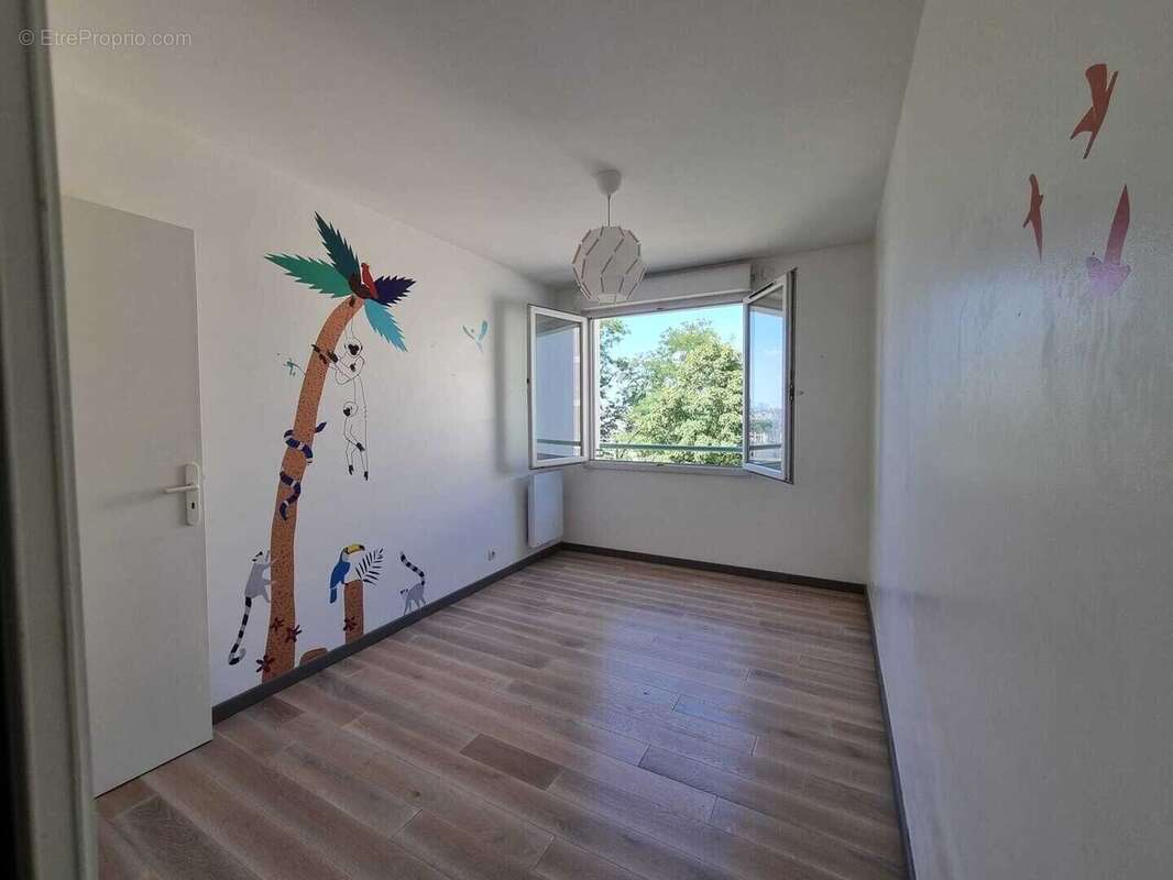 Appartement à ISSY-LES-MOULINEAUX