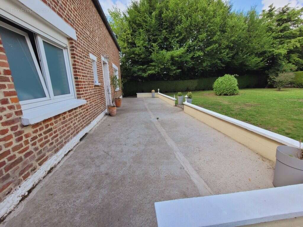 Maison à AVESNES-SUR-HELPE