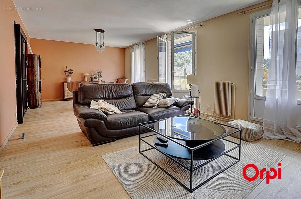 Appartement à CALUIRE-ET-CUIRE