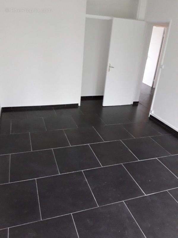 Appartement à SAINT-ETIENNE-DU-ROUVRAY