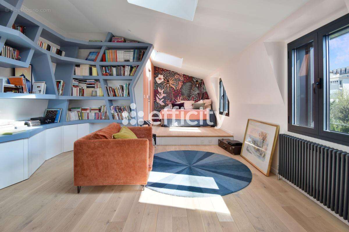 Maison à LA GARENNE-COLOMBES