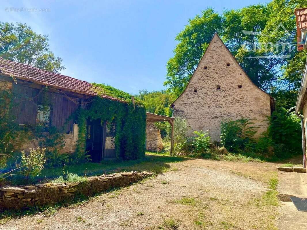 Maison à CARSAC-AILLAC