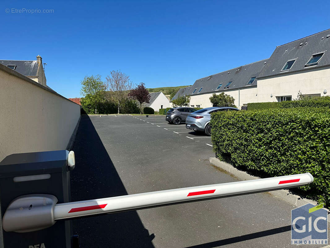 Appartement à PORT-EN-BESSIN-HUPPAIN