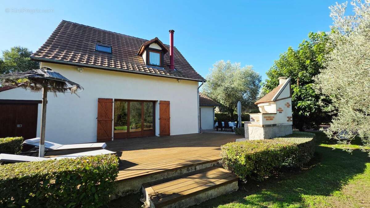 Maison  avec studio independant 165m²  6 pieces 4 chambres piscine - photo 18