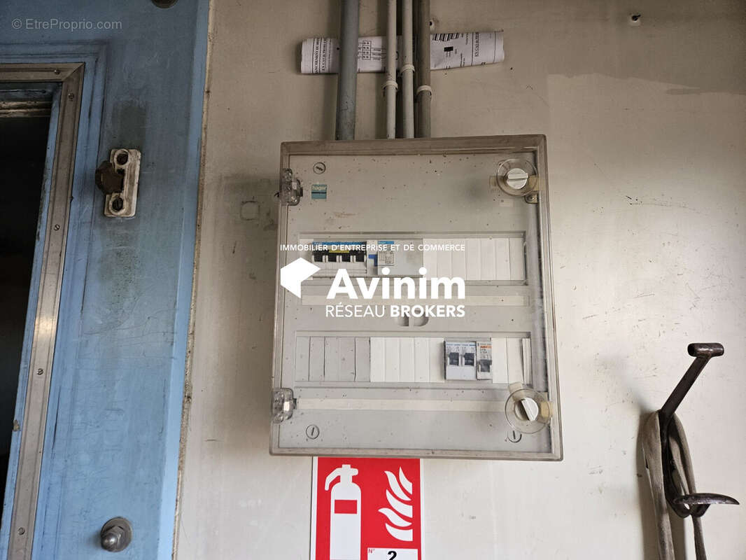 Commerce à CHARNAY-LES-MACON