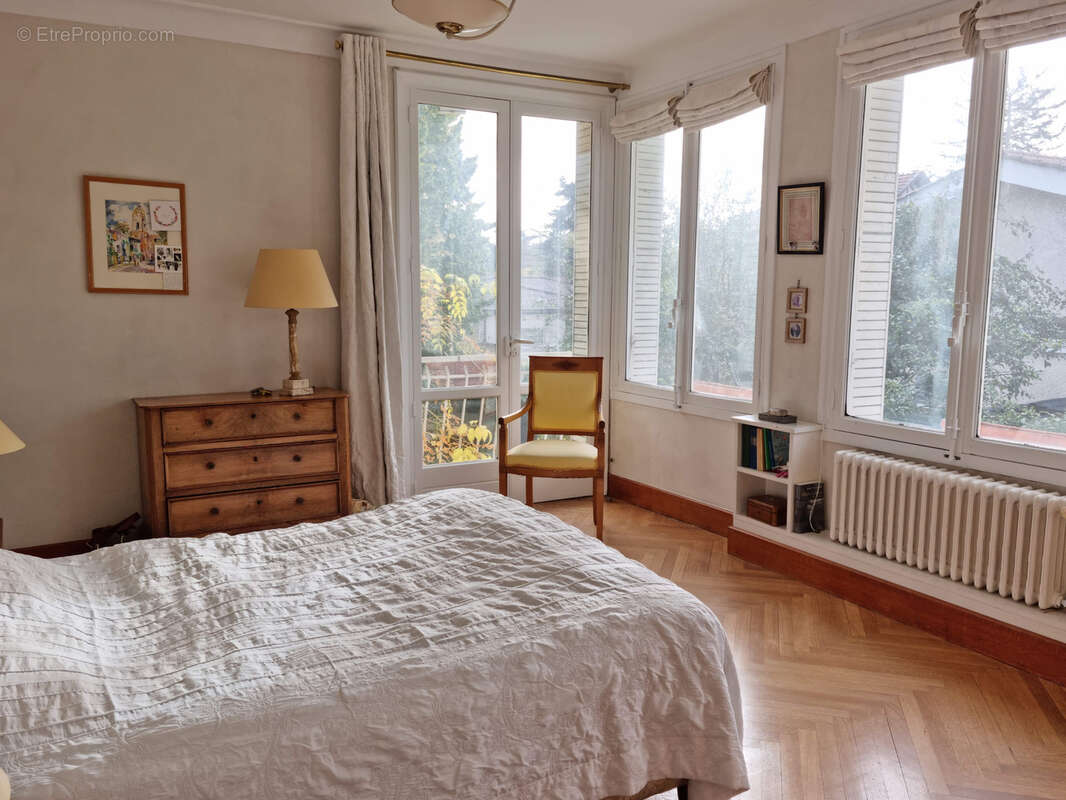 Maison à TASSIN-LA-DEMI-LUNE