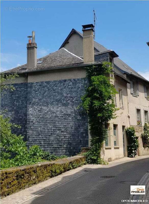 Maison à UZERCHE