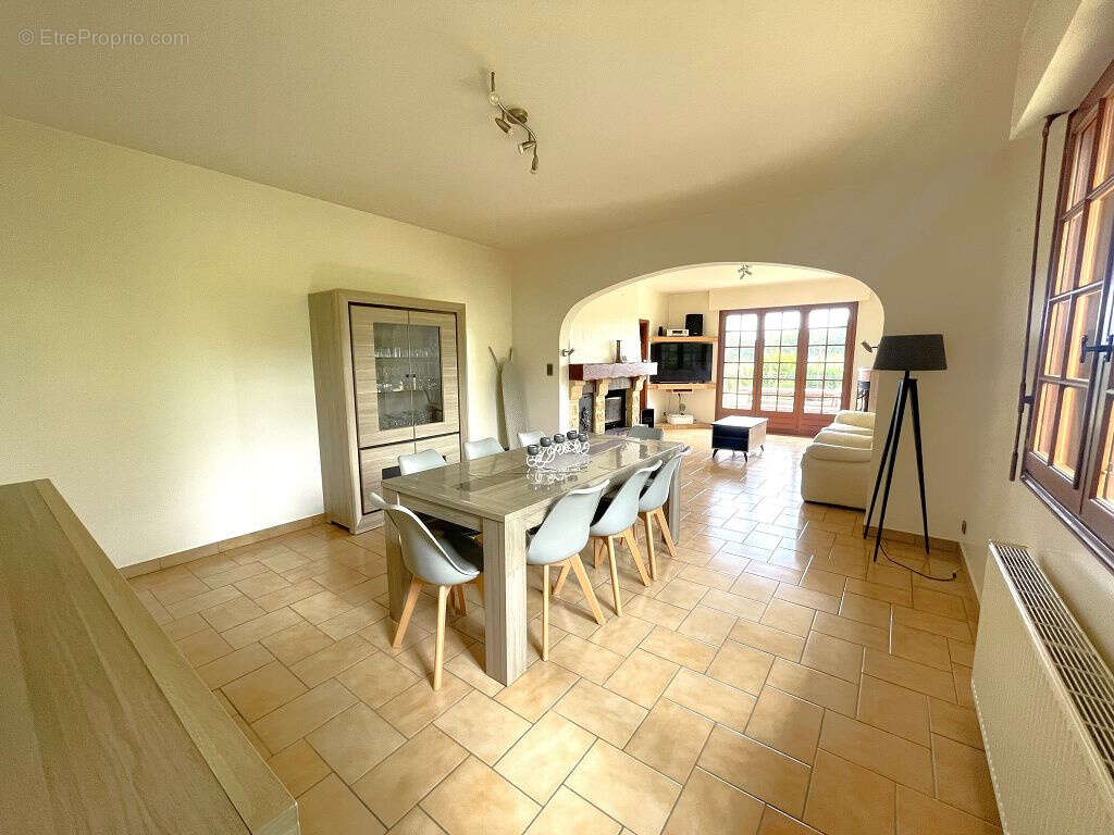 Maison à RACQUINGHEM