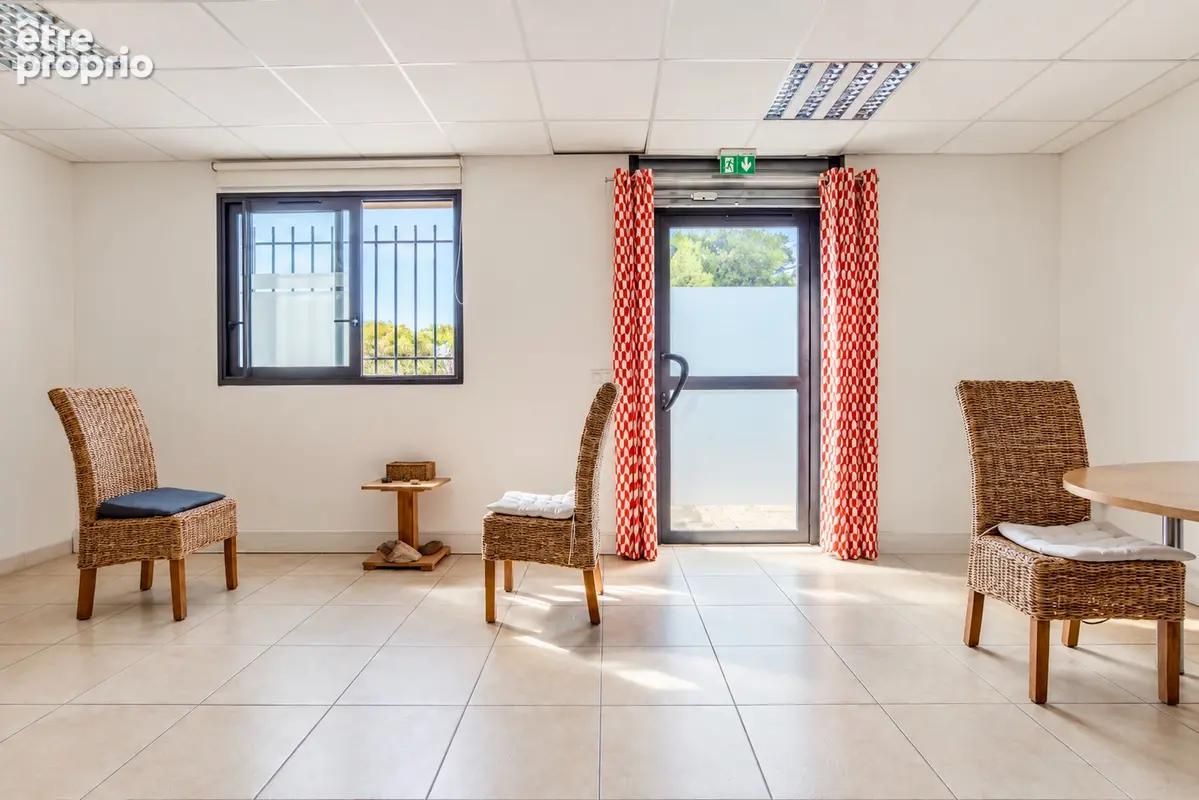 Bureaux - ZA La Jalassiere - Eguilles - 83m2 - photo 8