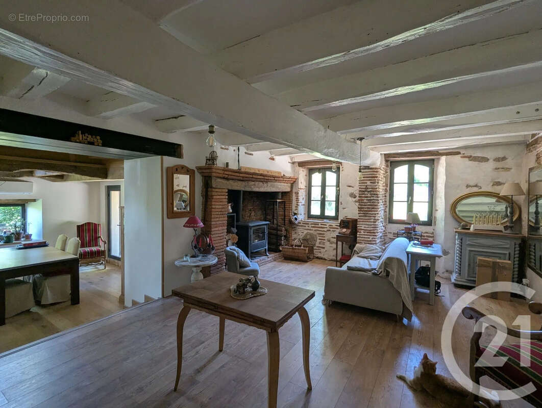 Maison 236 m² à Roquemaure  - photo 5