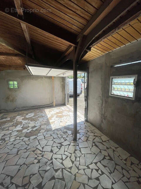 Commerce à LE MOULE