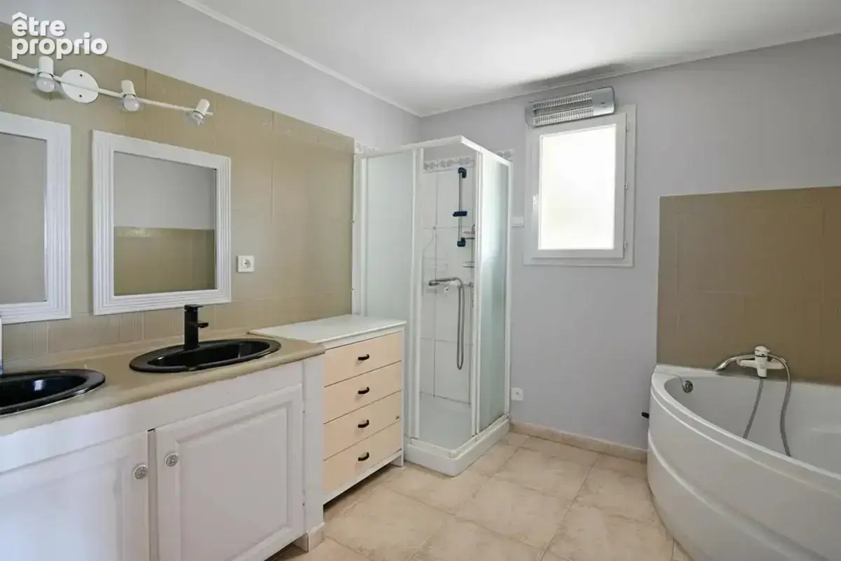 Plain‑pied lumineux avec piscine et grand terrain sans vis‑à‑vis - photo 14