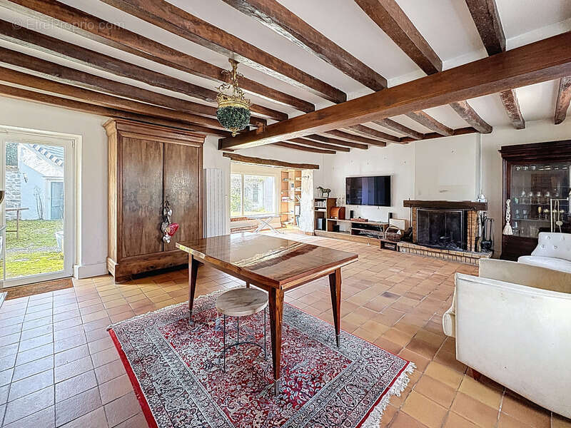 Maison à NEUVILLE-AUX-BOIS