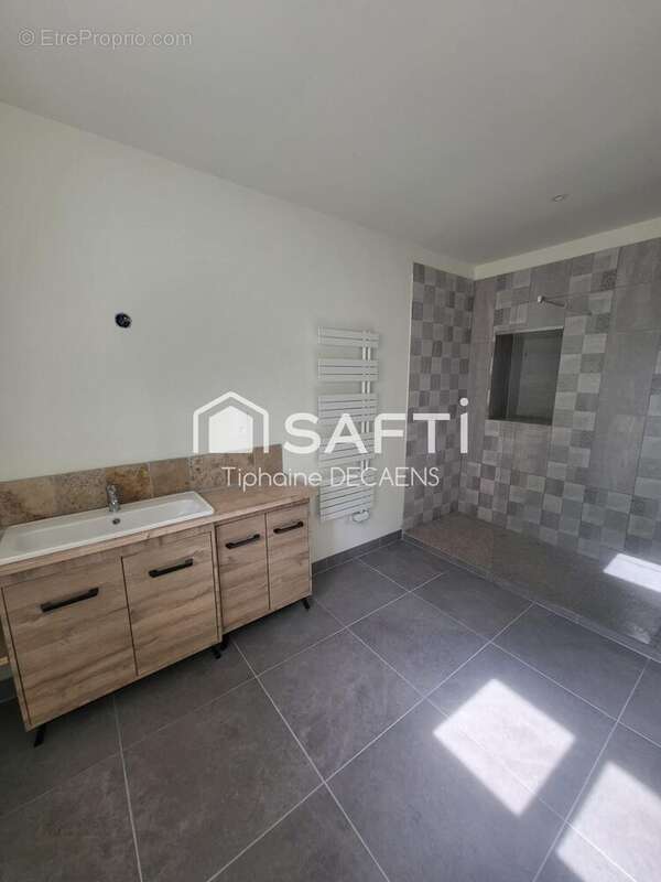 Maison 170 m² à Rille  - photo 6