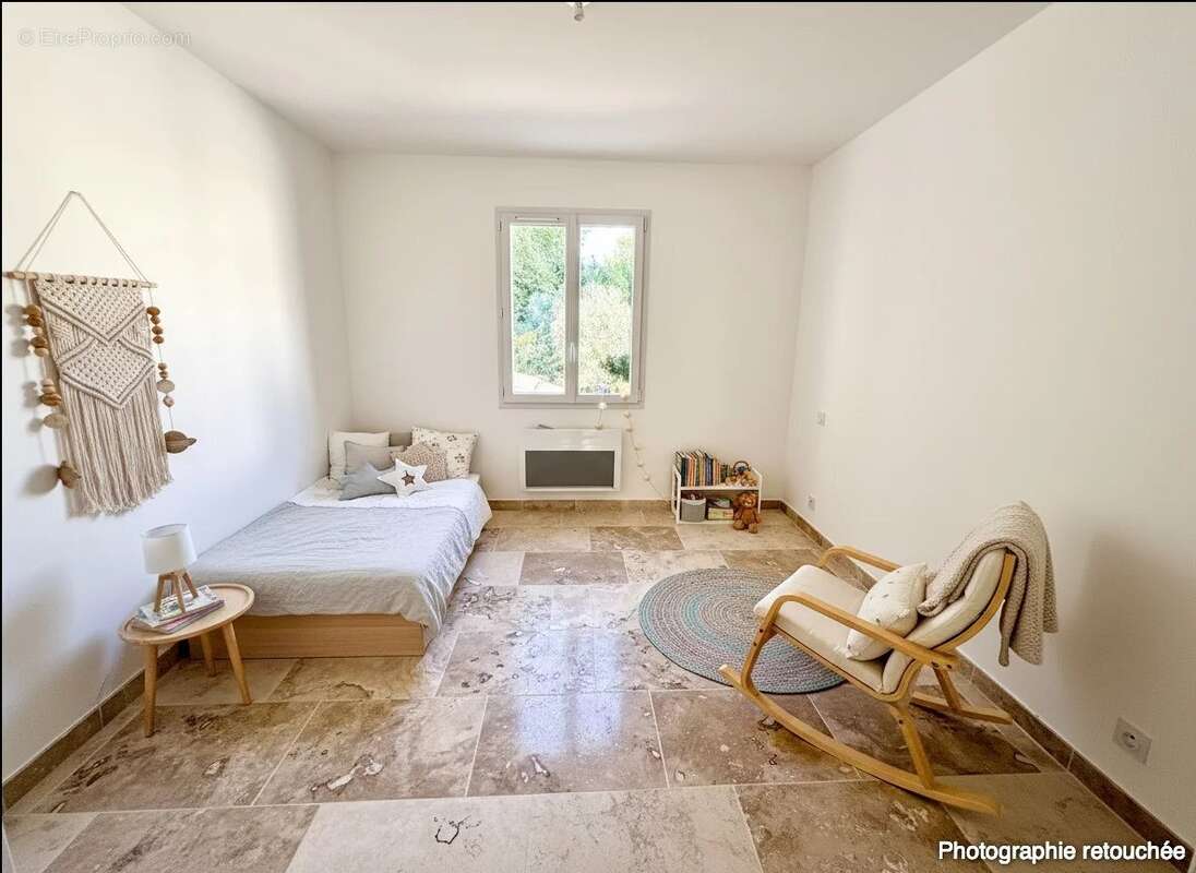 Appartement à JONQUIERES-SAINT-VINCENT