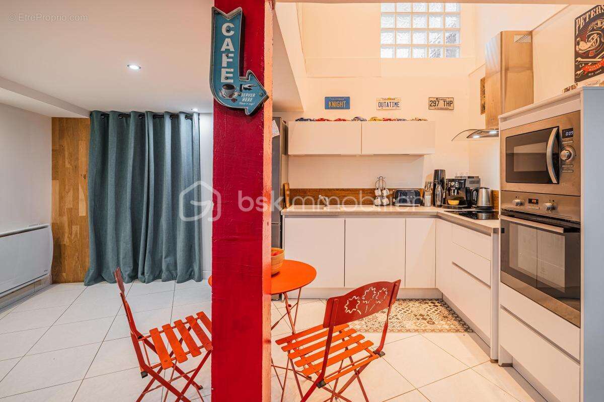 Spacieux et chaleureux 3 pièces rénové de 104 m2 en duplex - photo 6