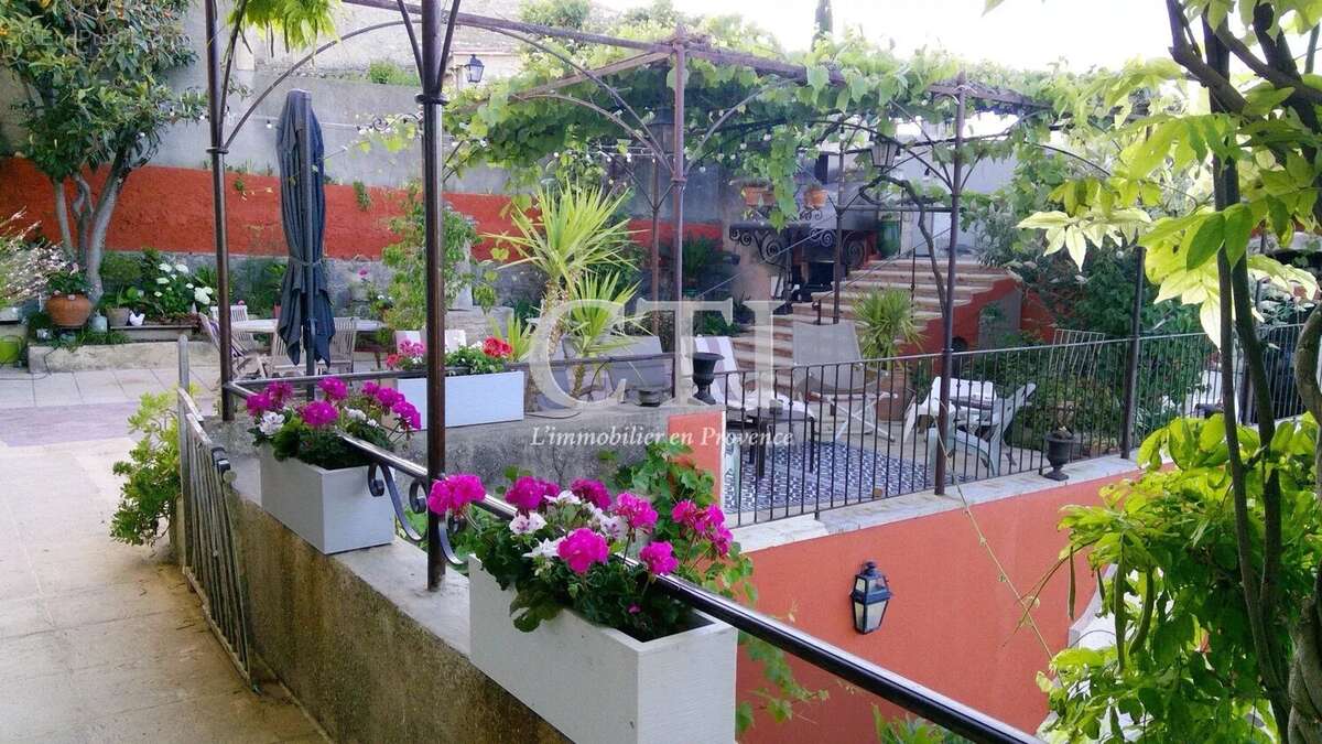 Maison à VAISON-LA-ROMAINE