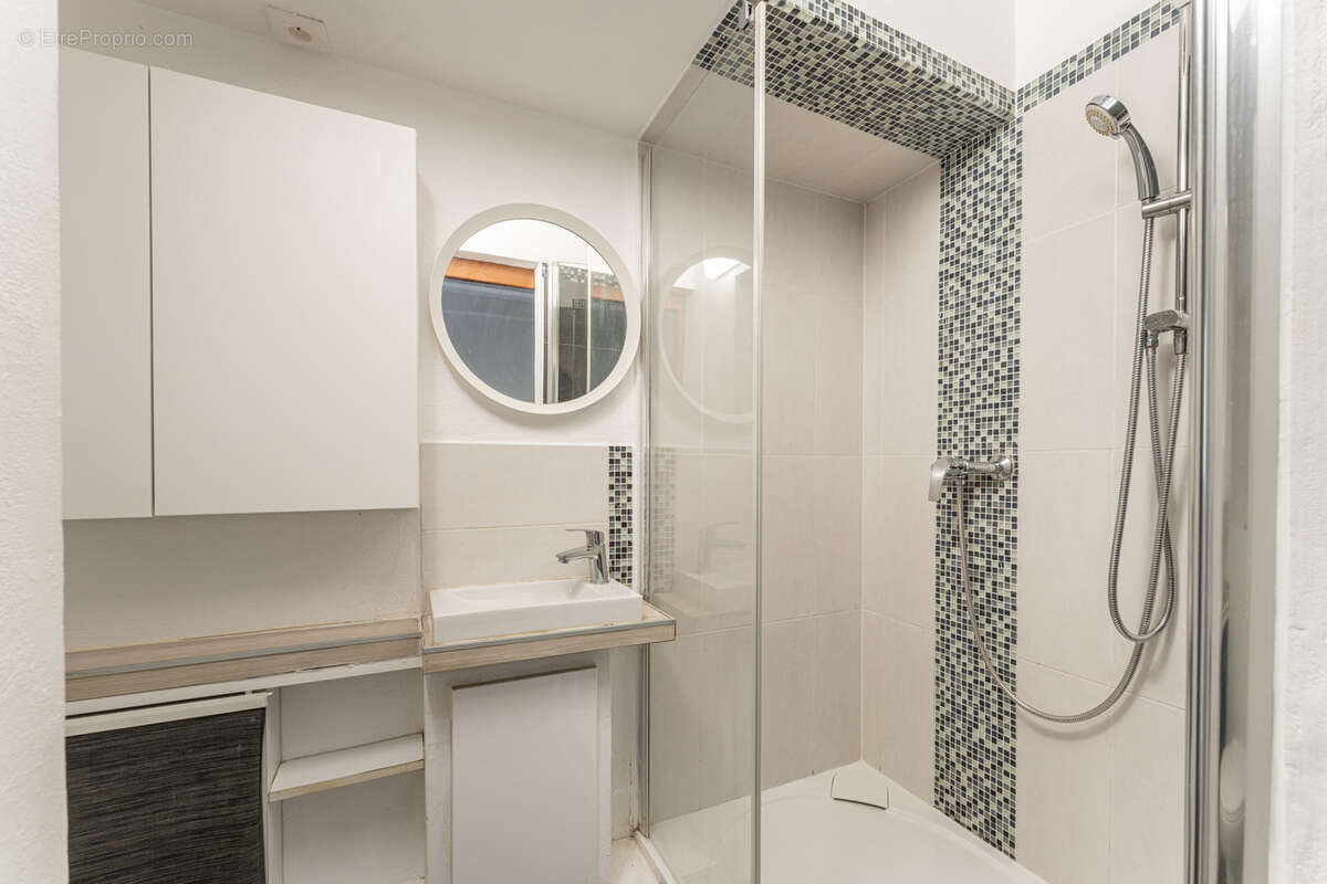 Appartement à MARSEILLE-4E