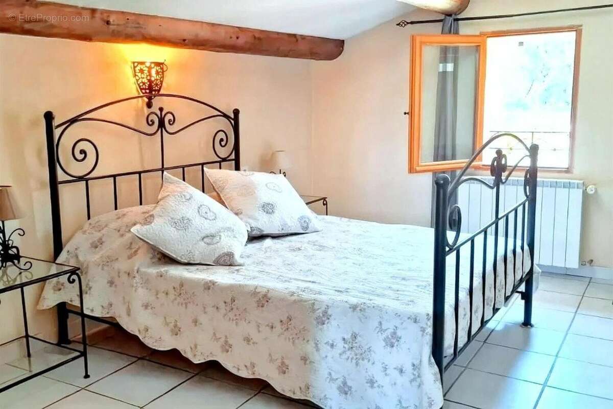 Maison 277 m² à Gordes  - photo 9